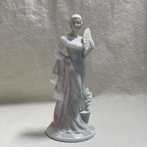 Gaylord‎ Signed Porcelain 1920's Lladro Style Figurine Woman w/ Fan Glazed
